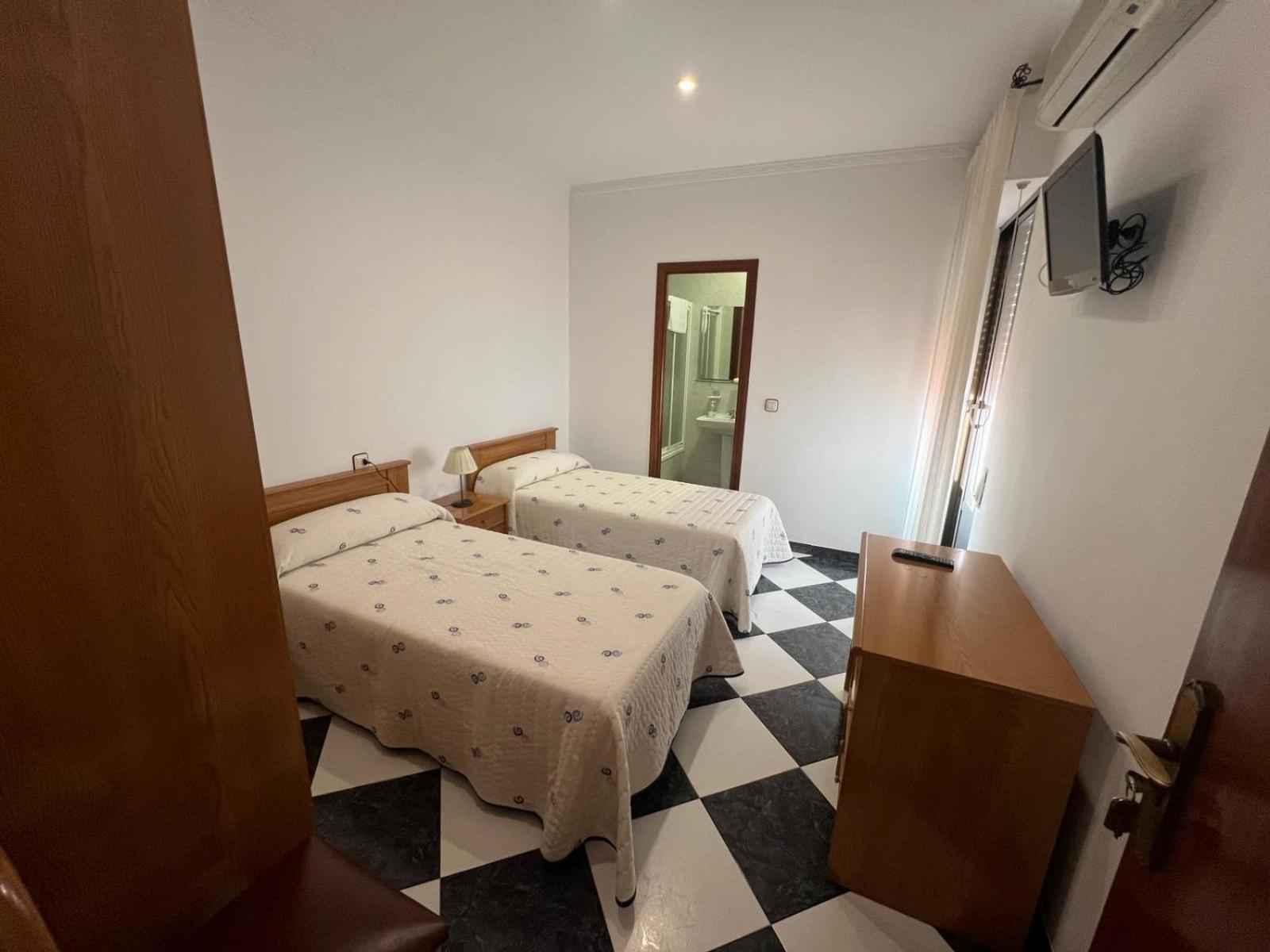 Siruela Hostal Los Amigos מראה חיצוני תמונה