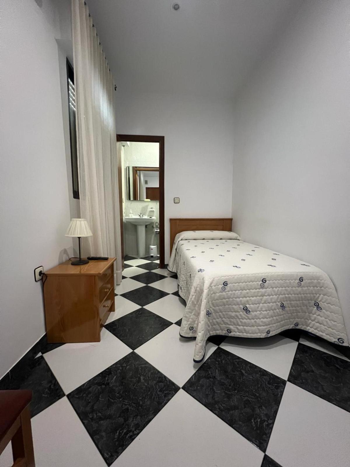 Siruela Hostal Los Amigos מראה חיצוני תמונה